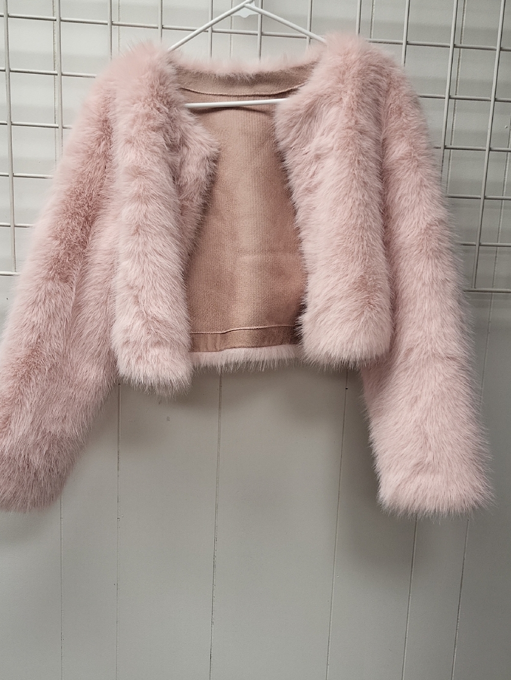 Women's Blush Pink Faux Fur Jacket, Size M - Picture 7 of 7